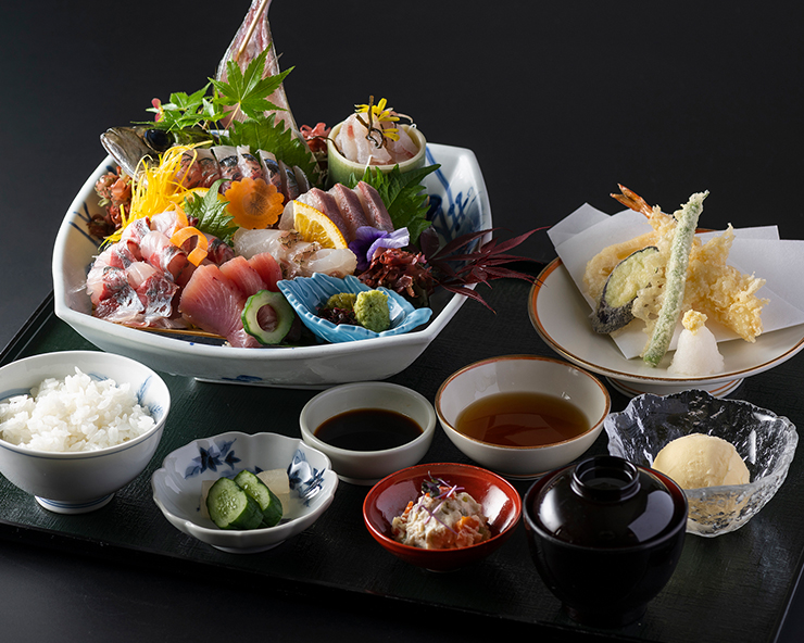 近海産鯵の一本造り御膳