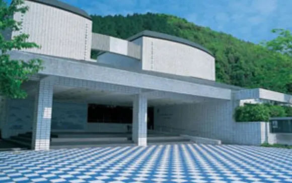 三川内焼伝統産業会館（三川内焼美術館）