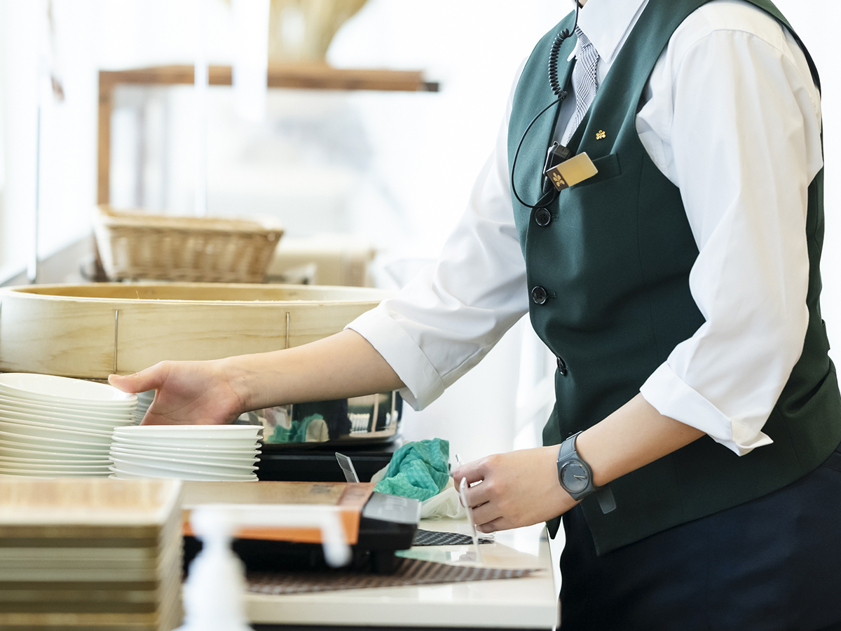 レストランホールサービススタッフ/正社員